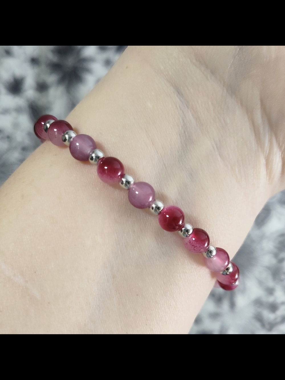 Red And Pink Beaded Stretch Bracelet with White Accent Beads - Picture 2 of 8